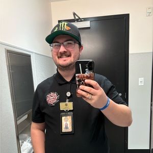 Meet your Posher, Zachary